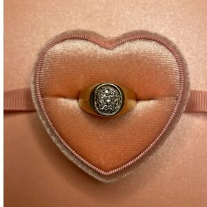 Vintage Gold Signet Ring with diamonds